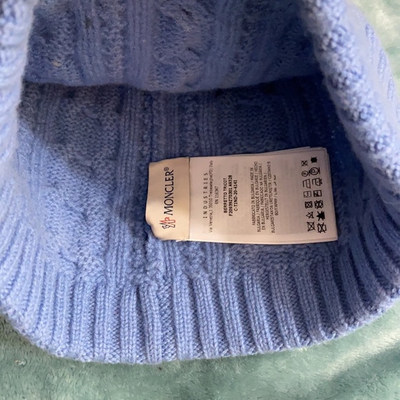 Moncler Hat w/ Fur Pom-Pom - Picture 4 of 6